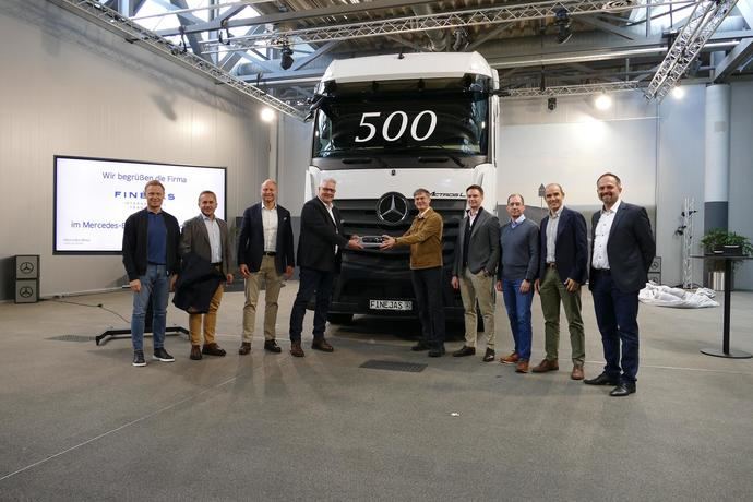 Grupo Finéjas celebran los 500 camiones Actros de Mercedes-Benz