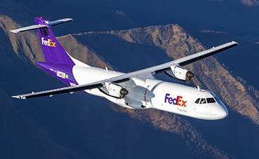 FedEx Express dona dos aviones al Departamento de Bomberos