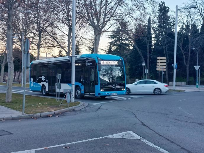 Segovia ya tiene en funcionamiento su primer autobús eléctrico