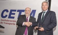 La Confederación Española de Transporte de Mercancías (CETM) otorga una placa de honor a CBRE