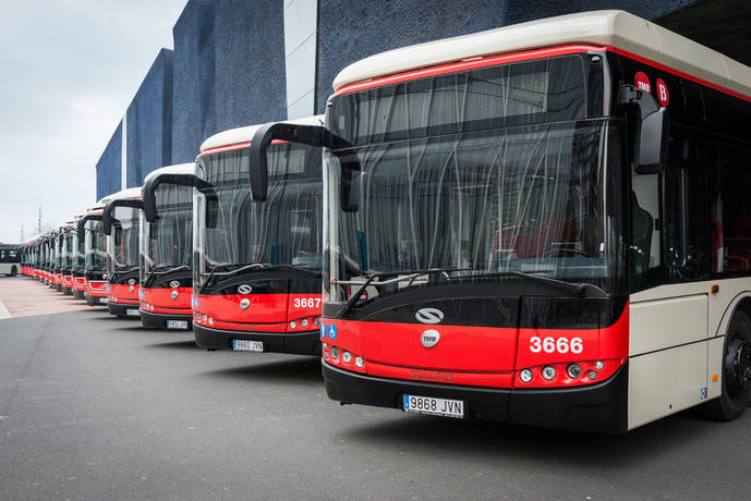 Solaris entrega a TMB 25 autobuses Urbino Híbridos