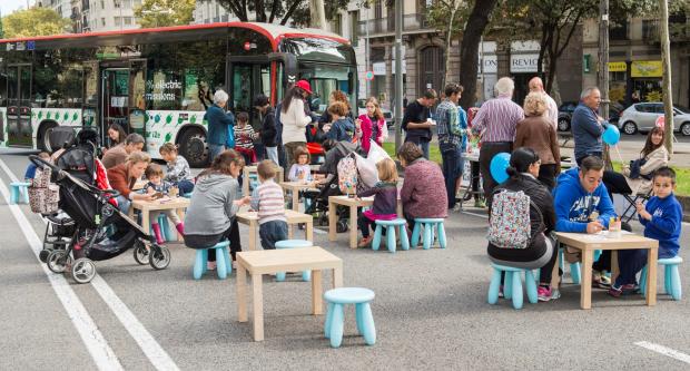 La ciudad de Barcelona cede el paso a la ecomovilidad