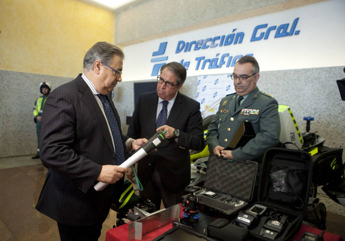 El ministro de Interior, Juan Ignacio Zoido, durante la presentación de la patrulla integral.