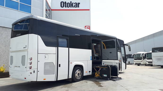 Un autobús de la marca Otokar.