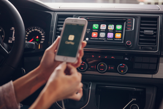 Podrán conectar sus smartphones en el vehículo.