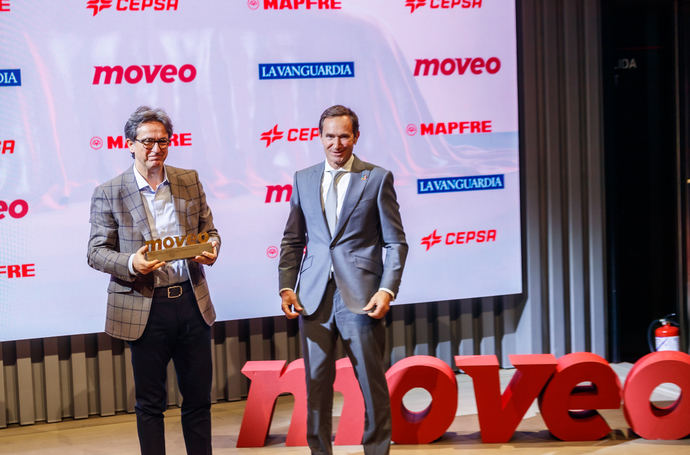 Giovanni Bruno recibe el Premio Moveo 2022