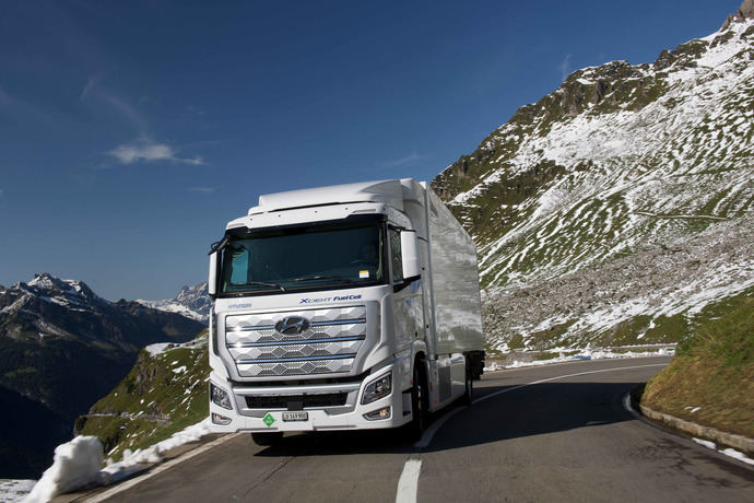 La flota de camiones XCIENT Fuel Cell de Hyundai supera el mill&#243;n de kil&#243;metros