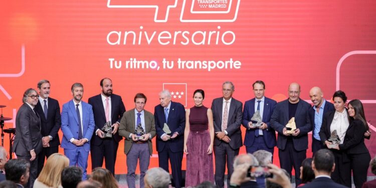 Isabel Díaz Ayuso presenta el Centro de Información del Transporte