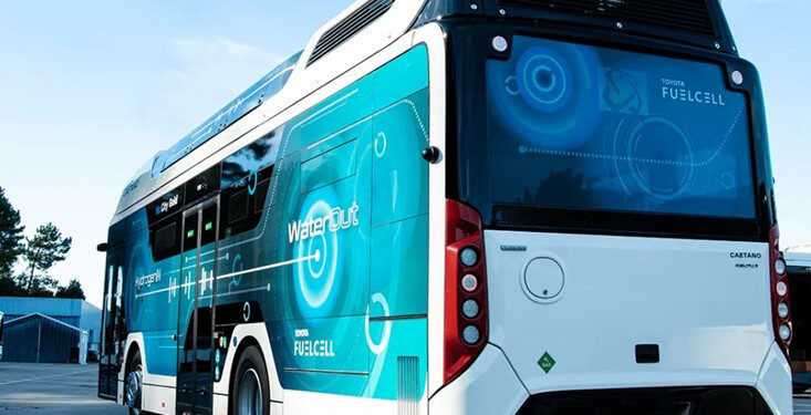 Isuzu y Toyota se alían para lanzar un autobús de hidrógeno en 2026