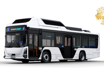 Isuzu y Toyota marcan un hito en el desarrollo de autobuses sostenibles