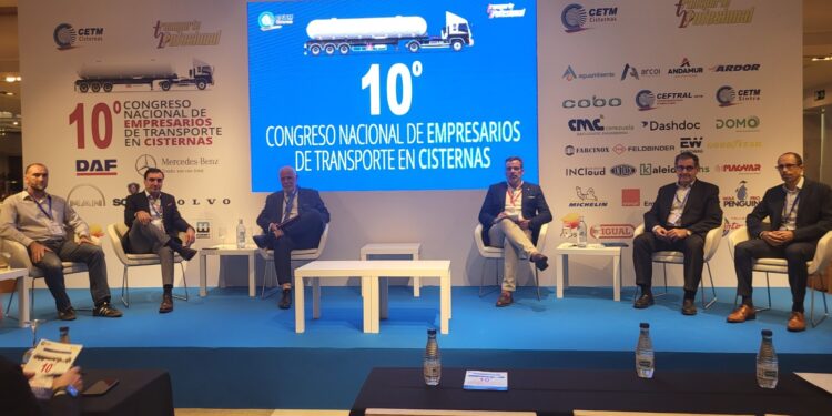 El Ministerio de Transportes actualizará el Observatorio de Costes por el impacto de las 44 toneladas