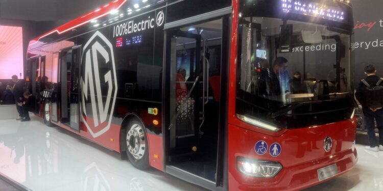 MG apuesta por la movilidad urbana sostenible con el iEV12