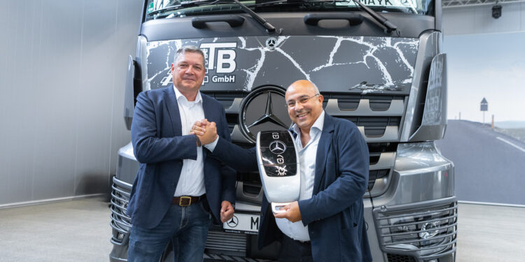 MTB GmbH recibe el primero de los exclusivos Mercedes-Benz Arocs Extendent