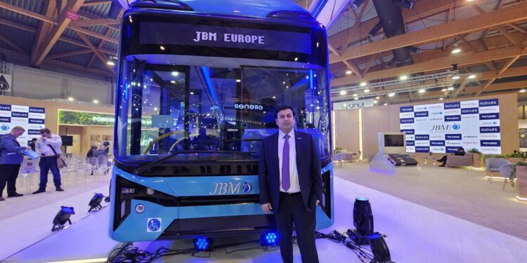 EcolifeE12: un autobús 100% eléctrico con materiales reciclados