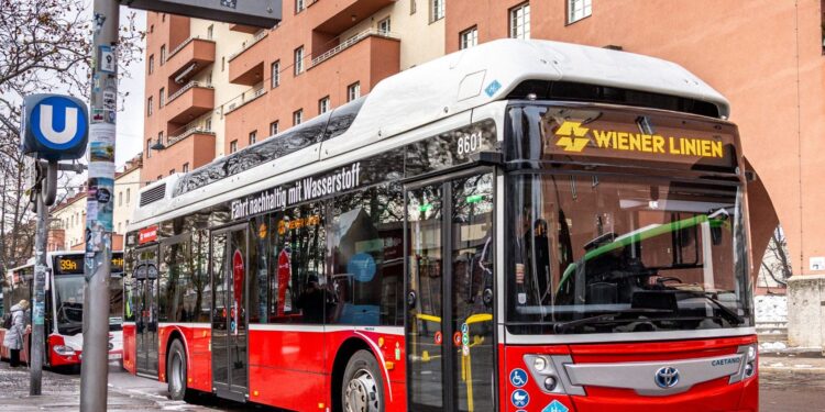 Viena pone en marcha su primera línea de autobuses 100% de hidrógeno