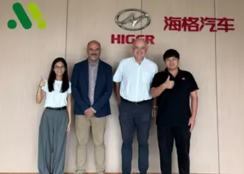 Mobility Bus firma un acuerdo con Higer y lanza el nuevo autocar V10