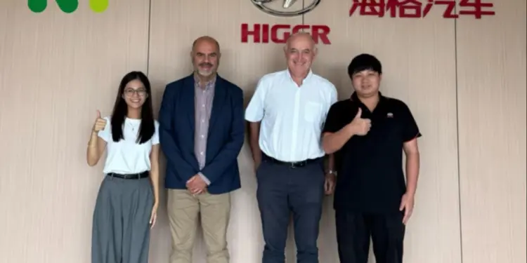 Mobility Bus firma un acuerdo con Higer y lanza el nuevo autocar V10