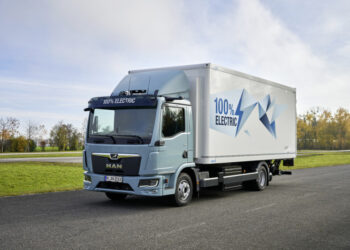 MAN presenta en primicia el eTGL con furgón refrigerado en Solutrans 2025