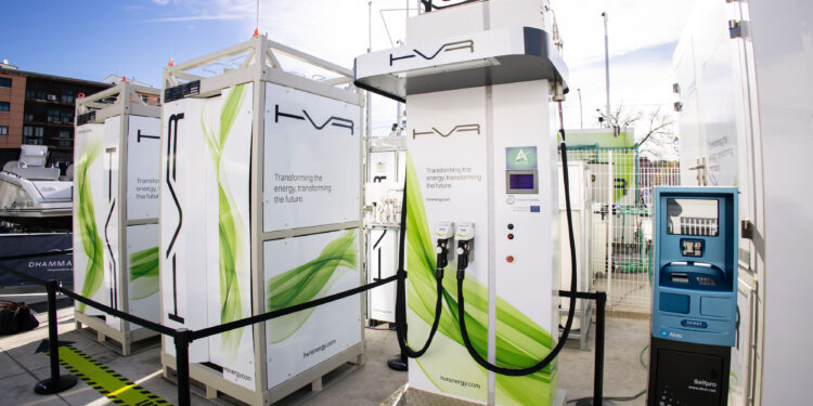 Toyota inaugura en Madrid la primera estación de hidrógeno