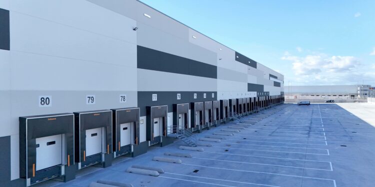 DIA invertirá más de 70 millones en ampliar y modernizar su red logística en España