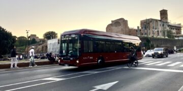 Roma aumenta su flota e incorpora 14 nuevos autobuses 100% eléctricos de Iveco Bus