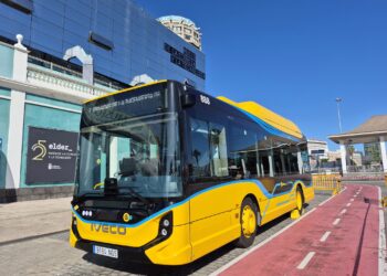 Iveco Bus hace una entrega de 10 autobuses eléctricos a Guaguas Municipales