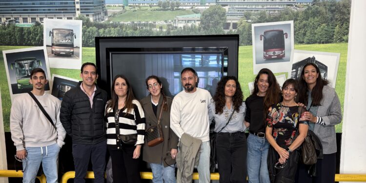 El Programa Superior de Confebus visita la fábrica de Mercedes-Benz y Setra en Estambul