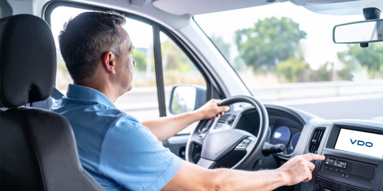 VDO lanza su Manual del Conductor: una guía práctica para mejorar la seguridad y la gestión en el transporte por carretera