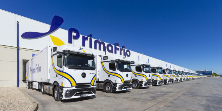 Grupo Primafrio renueva su flota con 250 nuevas tractoras Mercedes-Benz