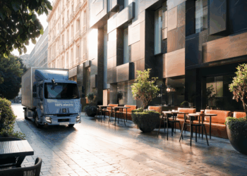 Renault Trucks presenta el nuevo E-Tech D14, su apuesta más compacta para la distribución eléctrica urbana