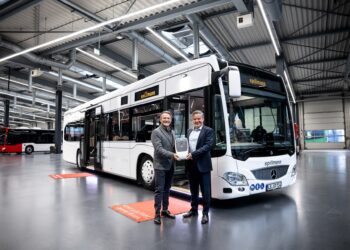 Un Citaro híbrido convertido en limusina sorprende en el transporte urbano