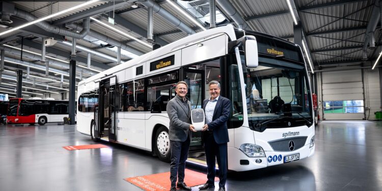 Un Citaro híbrido convertido en limusina sorprende en el transporte urbano