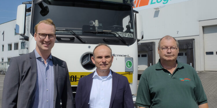 Ebeling Logistik moderniza su flota con camiones diésel y eléctricos de Mercedes