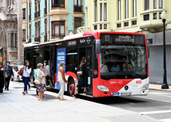 Récord de viajes en autobús en Asturias: el transporte público crece un 8,2%