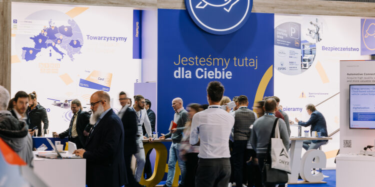 Correos Express impulsa su transformación digital con un gemelo digital basado en IA para optimizar su red de transporte