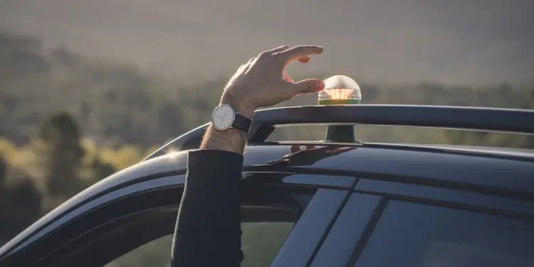 El 73% de los españoles teme comprar una baliza V16 falsa, según un estudio de Osram