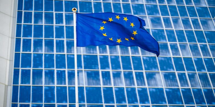 La Comisión Europea descarta imponer medidas provisionales en el procedimiento antidumping sobre neumáticos chinos