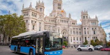 EMT Madrid lanza la mayor licitación de autobuses eléctricos de su historia: 120 unidades para 2026 y 2027