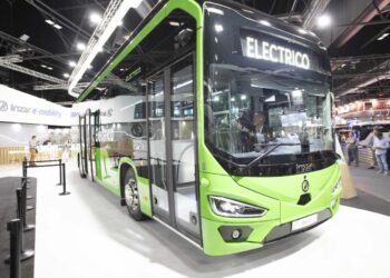 El autobús, motor de movilidad y empleo: el sector aporta 6.000 millones al PIB y sostiene 95.000 empleos