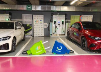 Iberdrola | bp pulse y Vectalia inauguran el mayor hub de recarga en Alicante