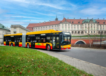 Varsovia moderniza su flota de autobuses con 120 nuevos Solaris articulados