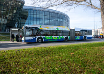 Solaris lanza un servicio pionero para moderniza eléctricos y extender su vida útil