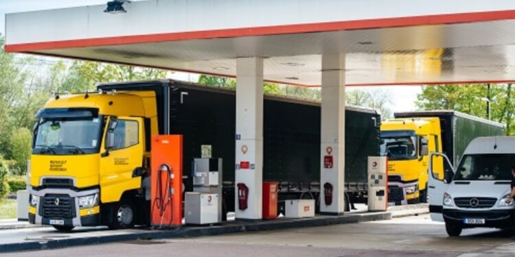 La CETM alerta del grave impacto económico de equiparar el impuesto del gasoil al de la gasolina