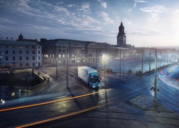 Volvo Trucks presenta el nuevo modelo de 14 toneladas, diseñado para optimizar el transporte urbano sostenible