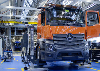 Mercedes-Benz Trucks inicia la producción del nuevo eActros 400 y amplía su ofensiva