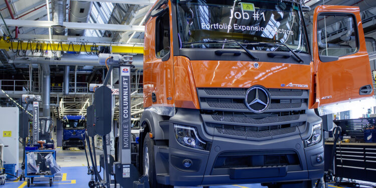 Mercedes-Benz Trucks inicia la producción del nuevo eActros 400 y amplía su ofensiva