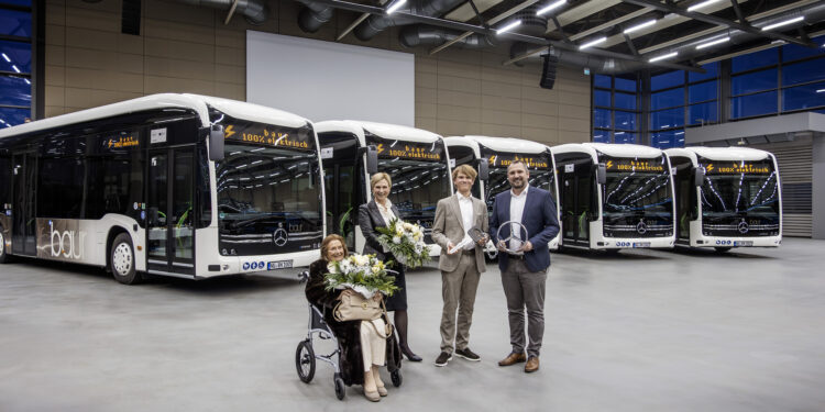 Omnibus inicia su transición eléctrica con la incorporación de cinco autobuses