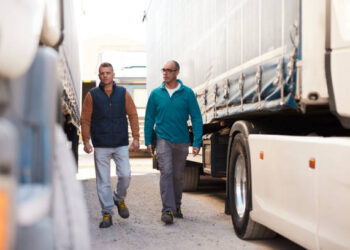 El comercio pierde 2.200 autónomos en noviembre pese al leve crecimiento del colectivo