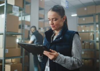 La mitad de los compradores prefiere una persona ante problemas logísticos