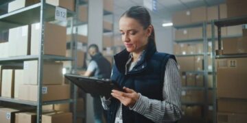 La mitad de los compradores prefiere una persona ante problemas logísticos